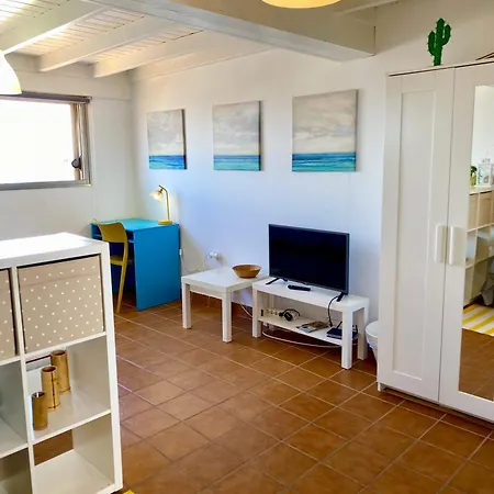 The Summer Treat Shared Apartment Compartido-2
